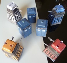 tardis et daleks en papier